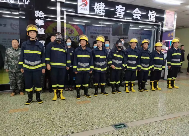 居安思危，防患未“燃”——尊龙商业开展消防应急逃生演练(图4)