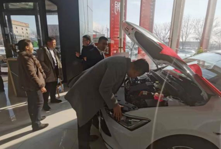 迎宾汽车公司走访新能源车企，寻求合作发展新模式