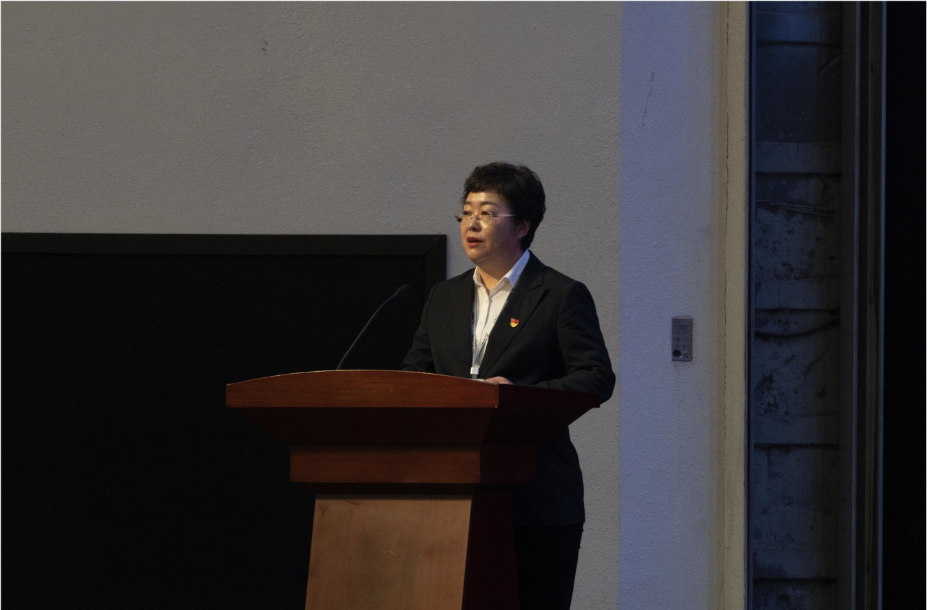 “襄盛举 聚合力 创佳绩”尊龙集团、温泉集团、公服集团2022年表彰大会隆重举行